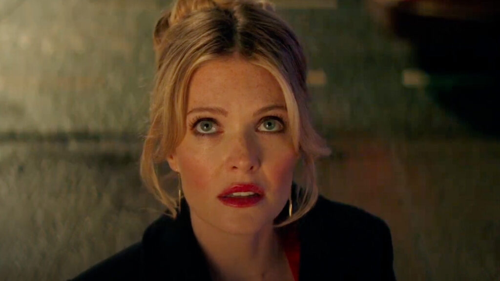 Meghann Fahy in una scena di Drop