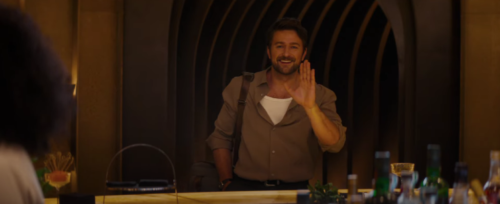 Brandon Sklenar in una scena di Drop