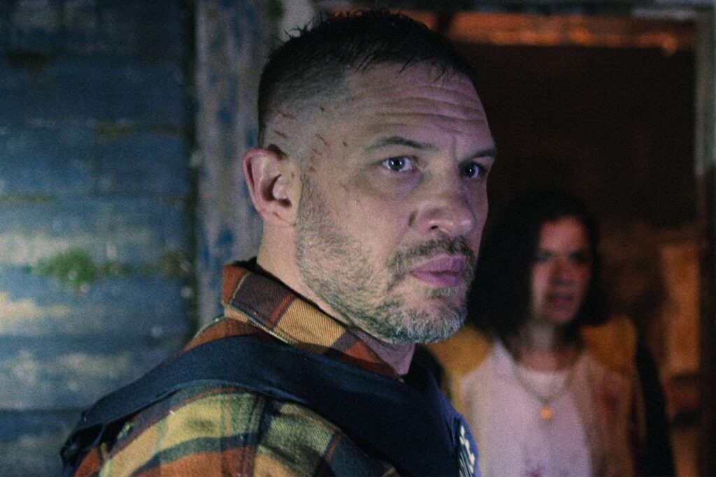 Tom Hardy in una scena di Havoc