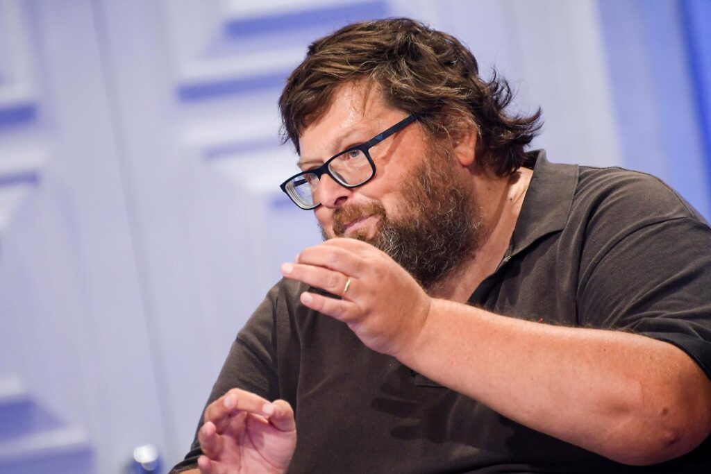 Isola dei Famosi 2025, Mario Adinolfi tra i concorrenti? Mario Adinolfi