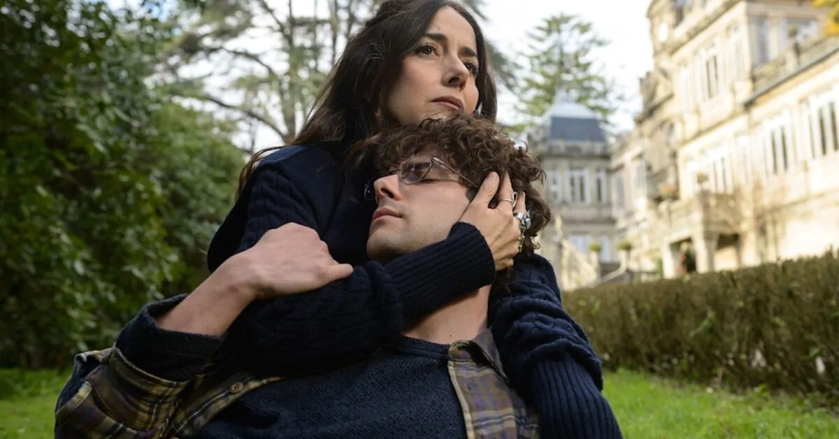 Álvaro Rico e Cecilia Suárez in una scena de Il giardiniere.