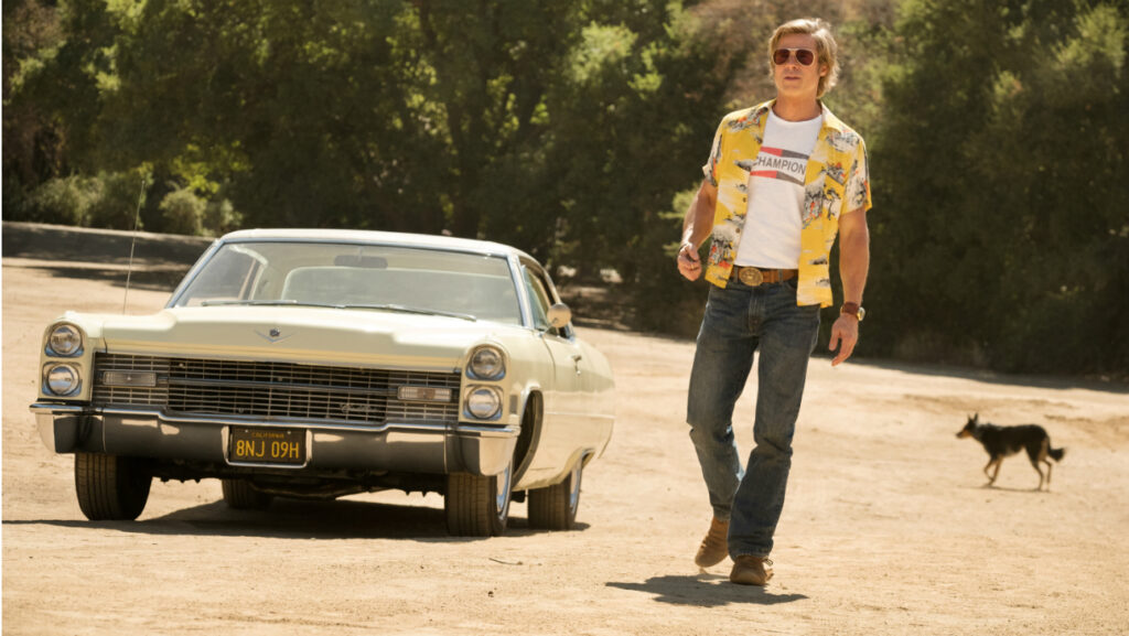 Brad Pitt nei panni di Cliff Booth
