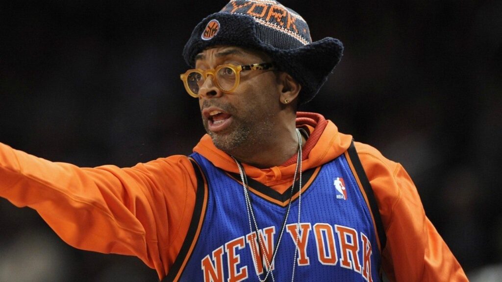 Spike Lee in felpa Knicks