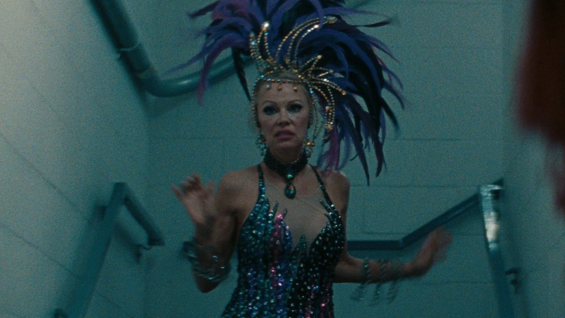 Pamela Anderson in una scena di The Last Showgirl