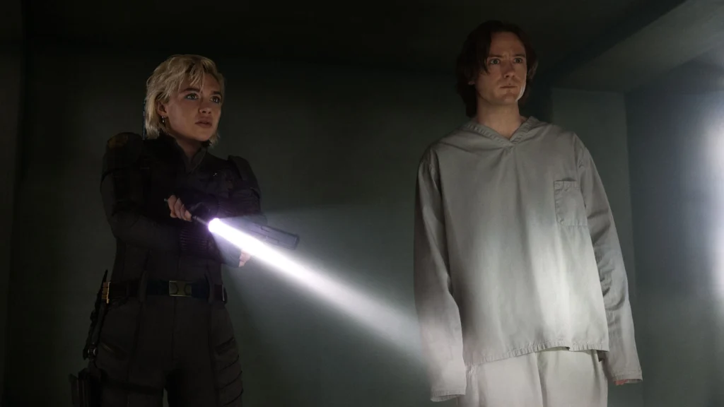 Florence Pugh e Lewis Pullman in una scena di Thunderbolts*