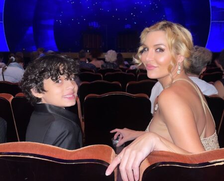 Clare McCann e suo figlio Atreyu