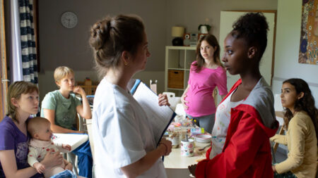 Un'immagine del film Jeunes Mères