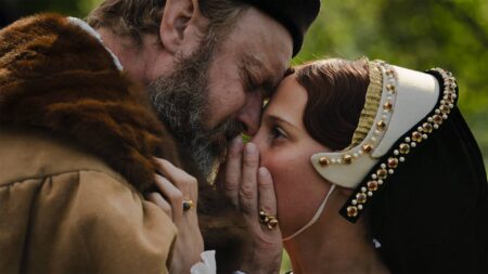 Jude Law e Alicia Vikander in Firebrand