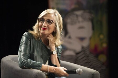 Lunetta Savino a Belve ricorda il ruolo della professoressa hot: “Fu divertente” Lunetta Savino