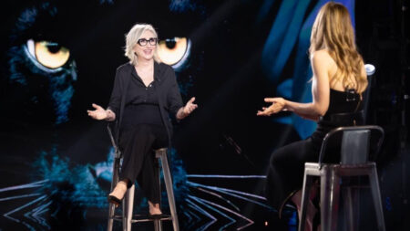 Lunetta Savino a Belve svela chi bacia peggio tra gli attori: “Era pessimo” Lunetta Savino a Belve 2025