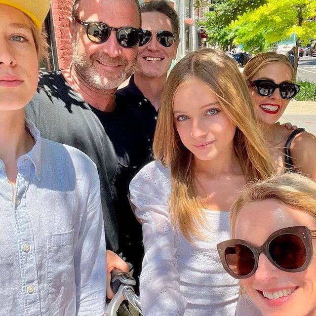 Naomi Watts, Liev Schreiber, i loro figli, la moglie di Schreiber e Billy Crudup