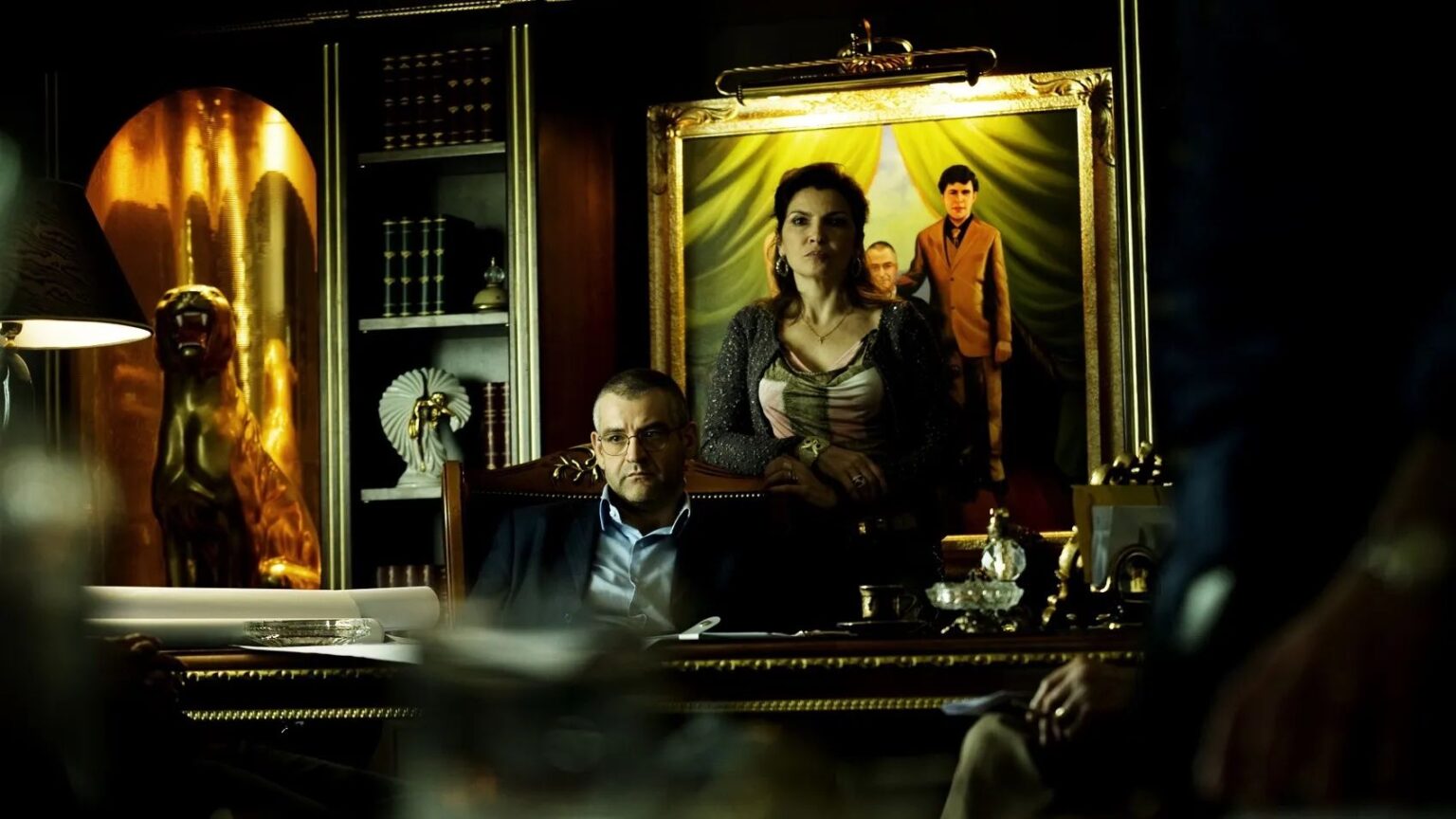 Pietro (Fortunato Cerlino) e Imma Savastano (Maria Pia Calzone) in Gomorra - la serie