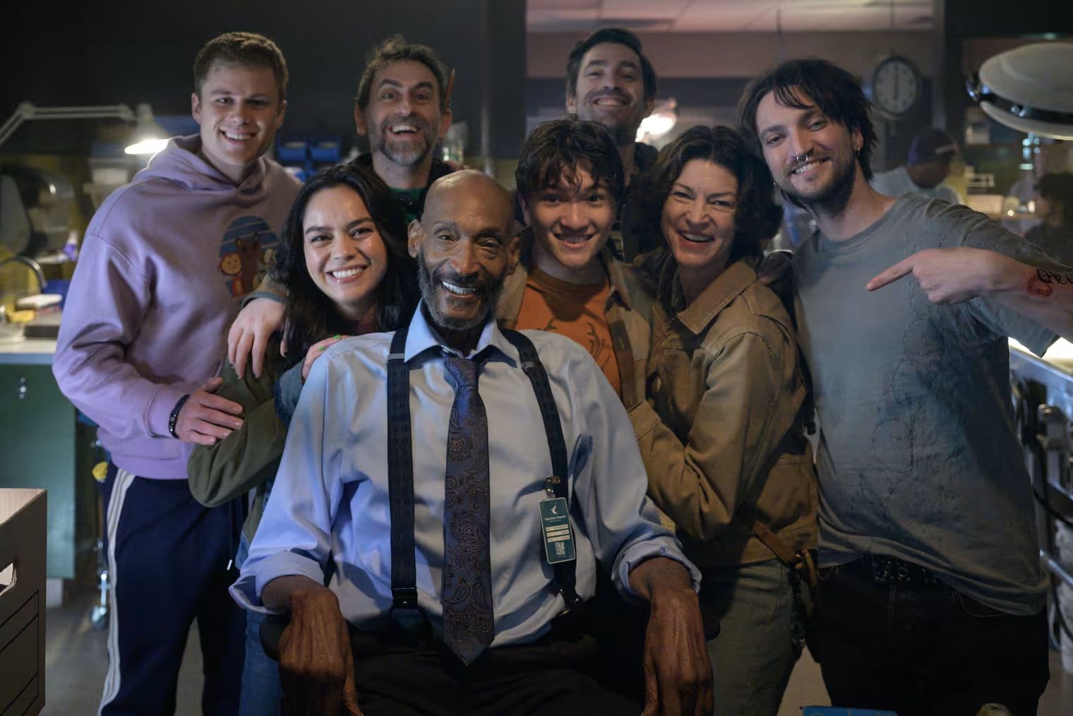 Tony Todd con il cast di Final Destination: Bloodlines