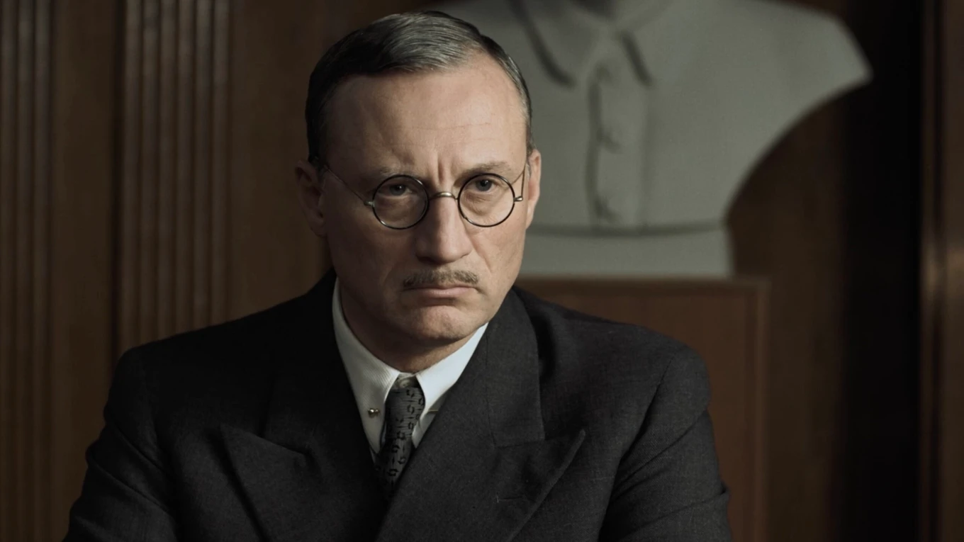 Una scena di Two Prosecutors (fonte: Pyramide, Progress)