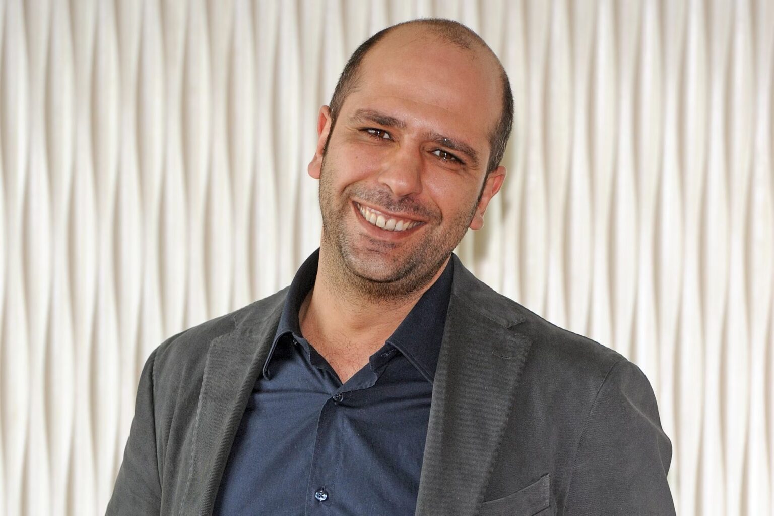 Buen Camino, il nuovo film di Checco Zalone ha una data di uscita (e i primi dettagli sulla trama) Checco Zalone