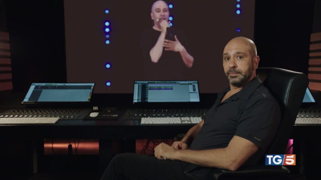 Cosa sappiamo del nuovo film di Checco Zalone, che uscirà a Natale 2025 Checco Zalone