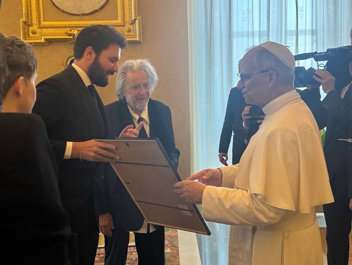Al Pacino e il produttore Andrea Iervolino con Papa Leone
