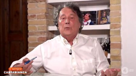 Enzo Iacchetti a E' sempre cartabianca
