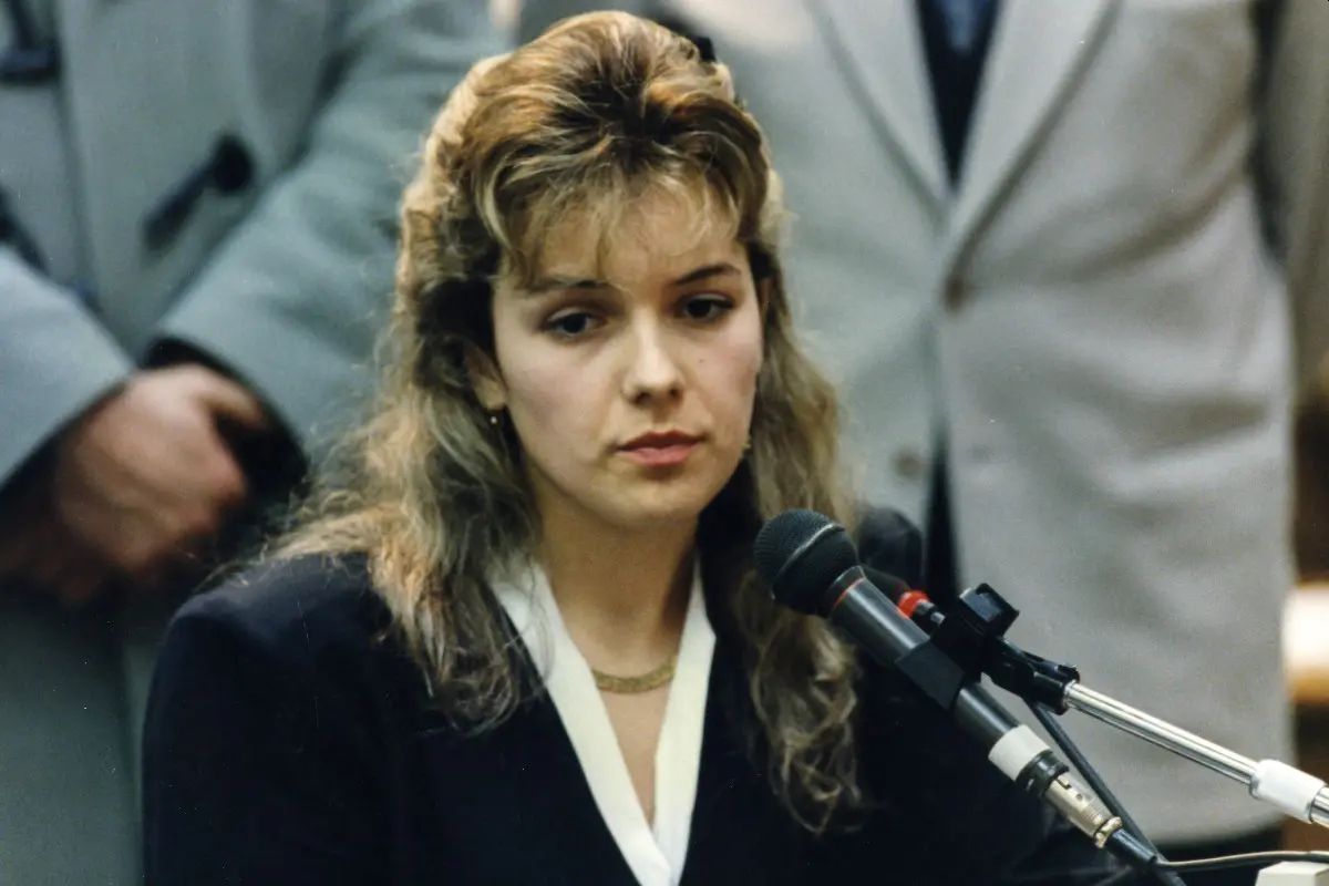 Eva Mikula in tribunale