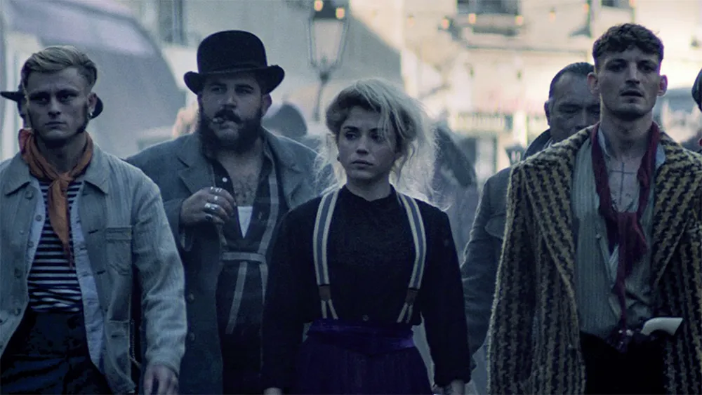 Una scena del film Gangs of Paris