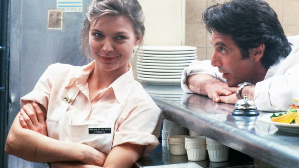 Come finisce il film Paura d’amare? Ha avuto paura di amare di nuovo, ma alla fine ha scelto di restare Michelle Pfeiffer e Al Pacino in Paura d'amare