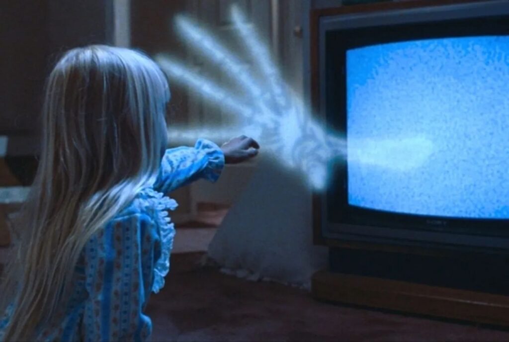 Una scena di Poltergeist - l'altra dimensione