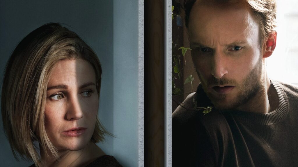 Una scena del film Lo stalker della stanza accanto