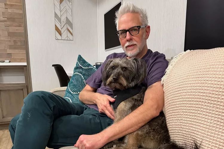 James Gunn con Ozu, il suo cane