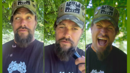 Jason Momoa si rade la barba