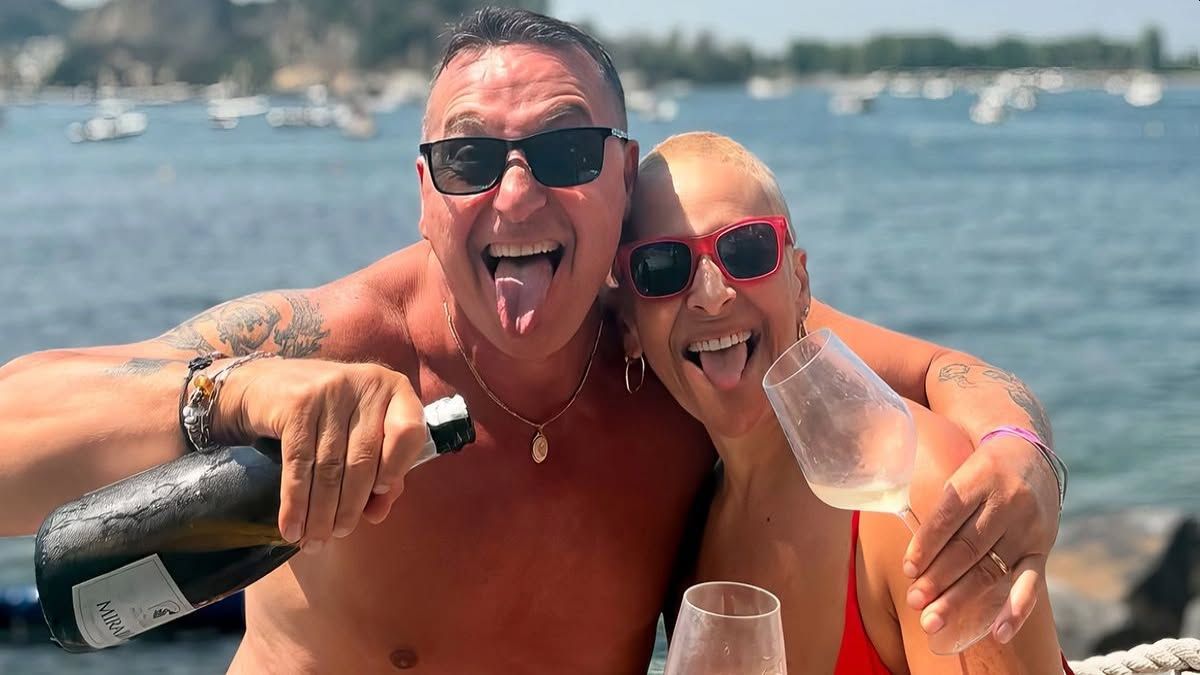 Luisa Amatucci, con la testa rasata, e Cosimo Alberti