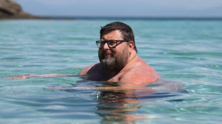 Mario Adinolfi all'Isola dei Famosi 2025