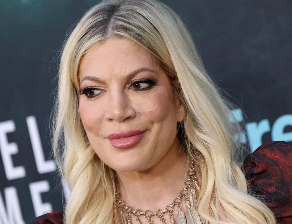 “Voleva restituirmele, mi sono offesa” Tori Spelling scherza sul regalo più strano fatto al suo ex marito Tori Spelling