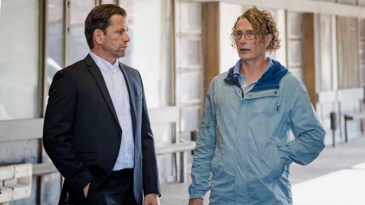 Nikolaj Lie Kaas e Mads Mikkelsen nel film L'ultimo vichingo. 