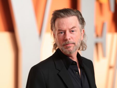 David Spade inseguito di notte da cacciatori di autografi: “Stavo per prendere la pistola” David Spade