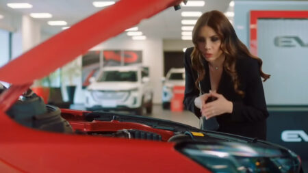 Ilenia Pastorelli nello spot Evo 5