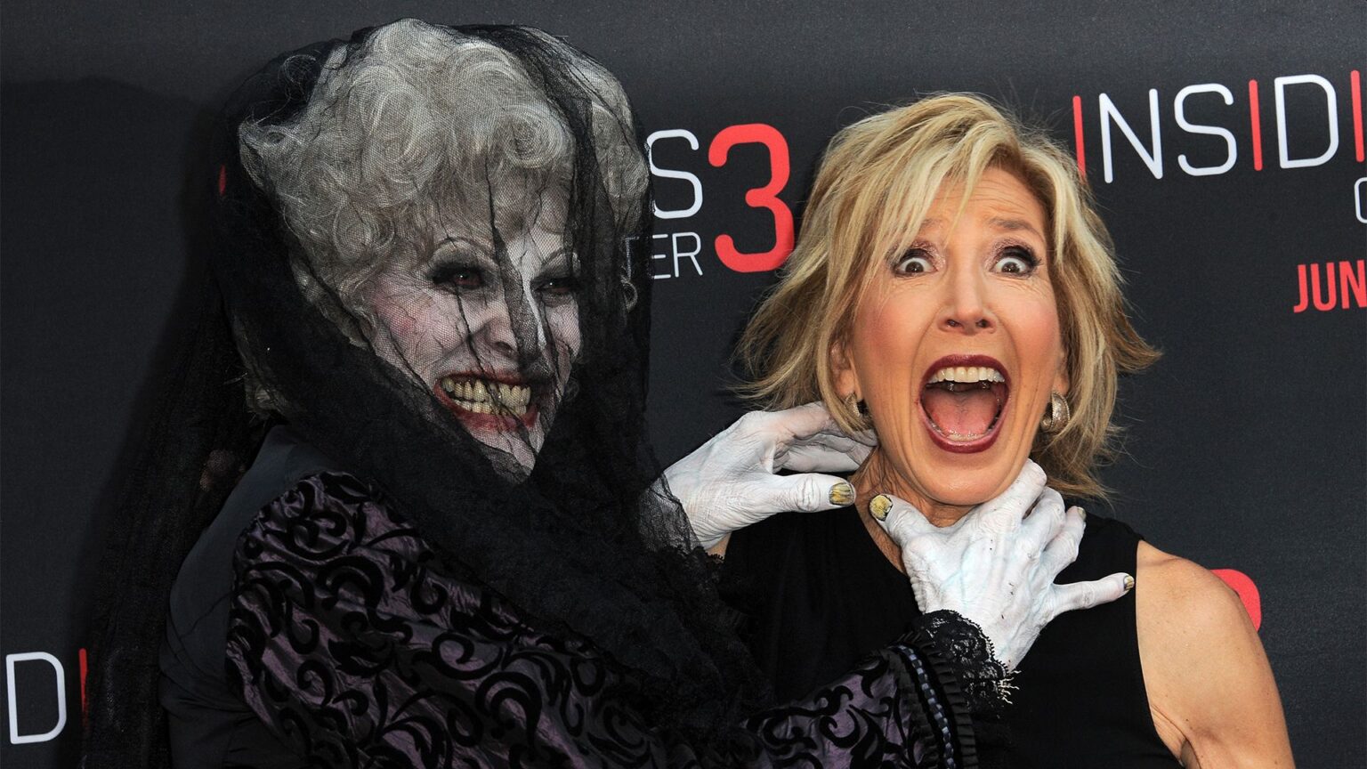 Lin Shaye scherza alla premiere di Insidious 3