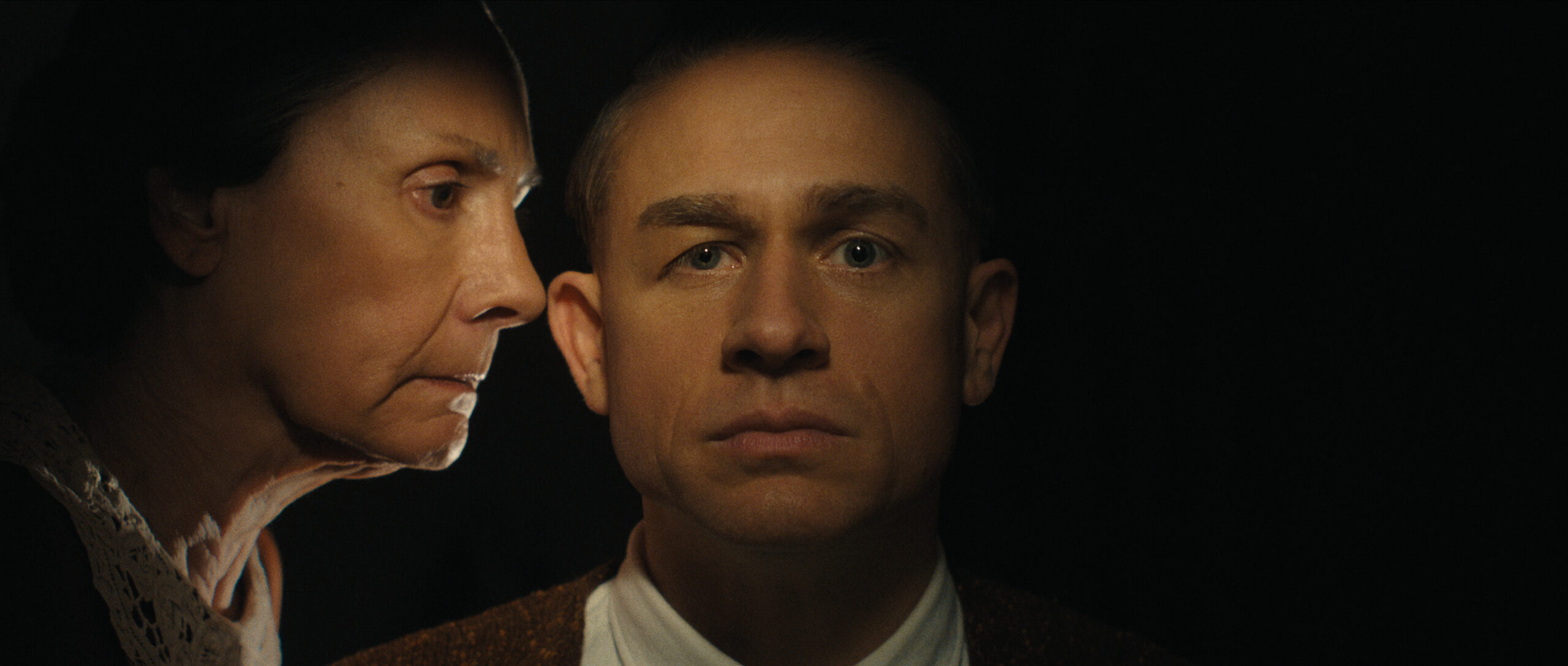 Una scena di Monster: La storia di Ed Gein (fonte: Netflix)