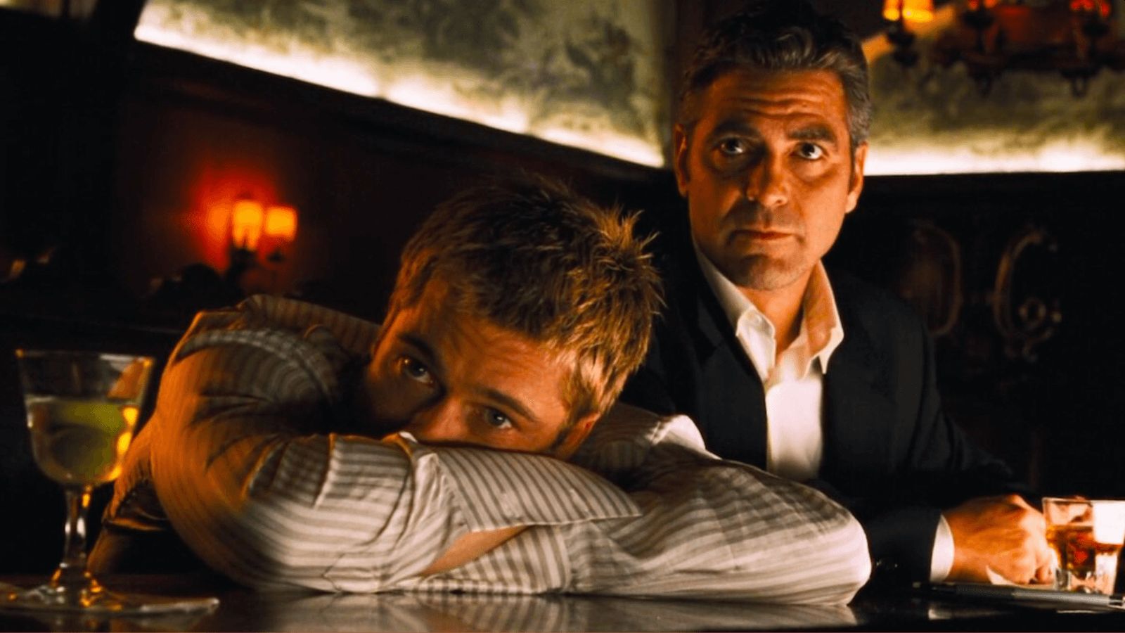 Brad Pitt e George Clooney in Ocean's 11