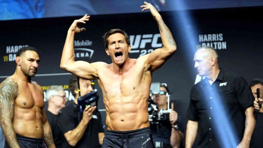 Jake Gyllenhaal in Road House