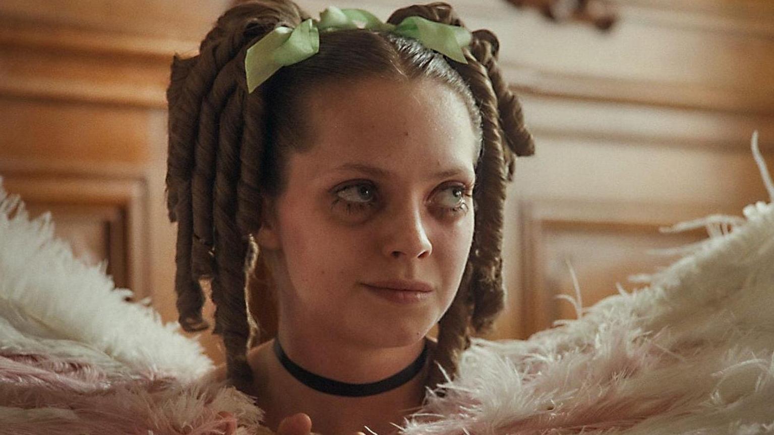 Una scena di The Ugly Stepsister. 