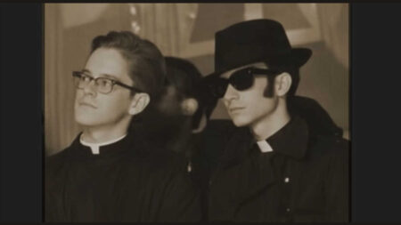 Papa Leone XIV da giovane vestito come i Blues Brothers