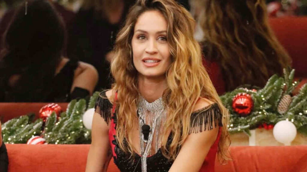 La ex del Grande Fratello crea la wishlist su Amazon per i fan: “Compratemi questi regali, niente plastica” Helena Prestes al Grande Fratello