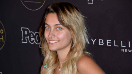 La figlia di Michael Jackson mostra il buco nel setto nasale: “Non fate il mio errore” Paris Jackson