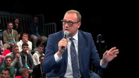 Tommaso Cerno: “La prima volta a 11 anni con un prete. Fu violenza”. Il racconto shock del direttore del Tempo Tommaso Cerno