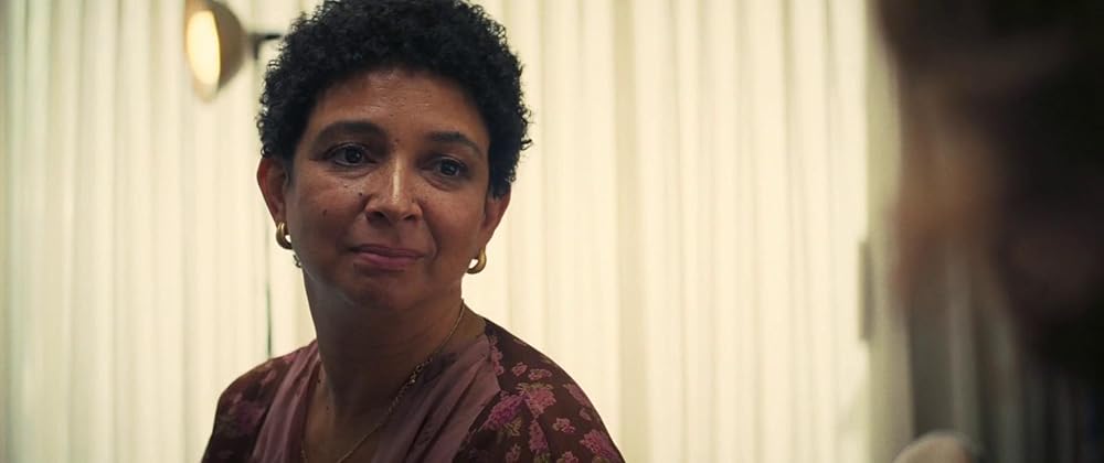 Maya Rudolph in Licorice Pizza. 