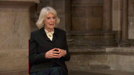 La Regina Camilla confessa l’aggressione a 16 anni: “Ho reagito colpendo l’uomo con la scarpa” Camilla Parker Bowles