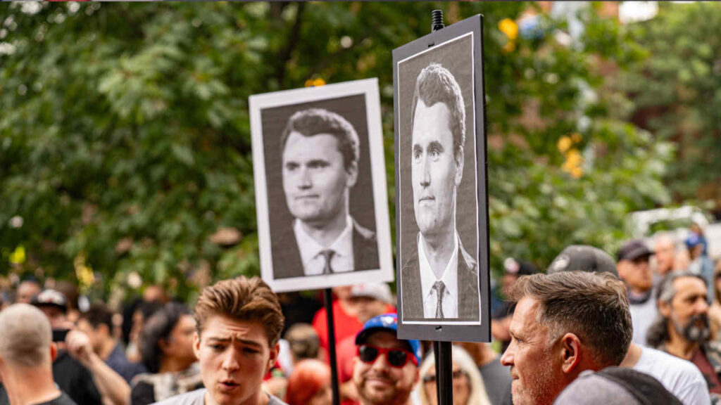 Manifestazione su Charlie Kirk