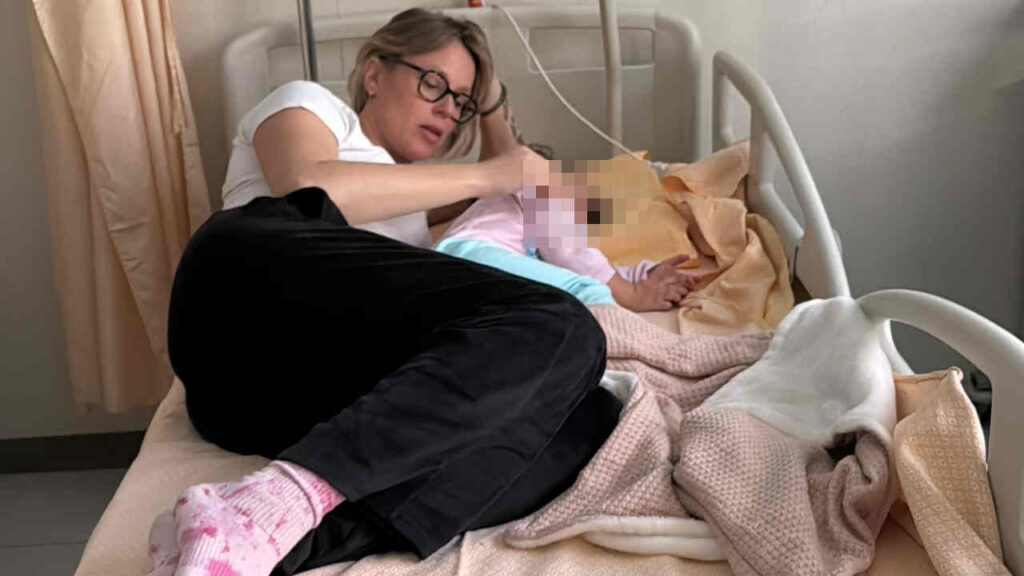 Federica Pellegrini e sua figlia in ospedale