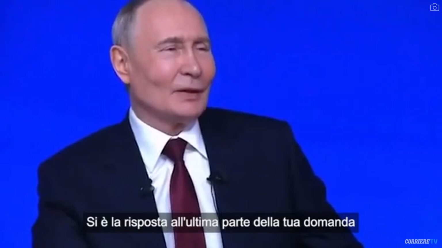 Vladimir Putin alla conferenza stampa di fine 2025