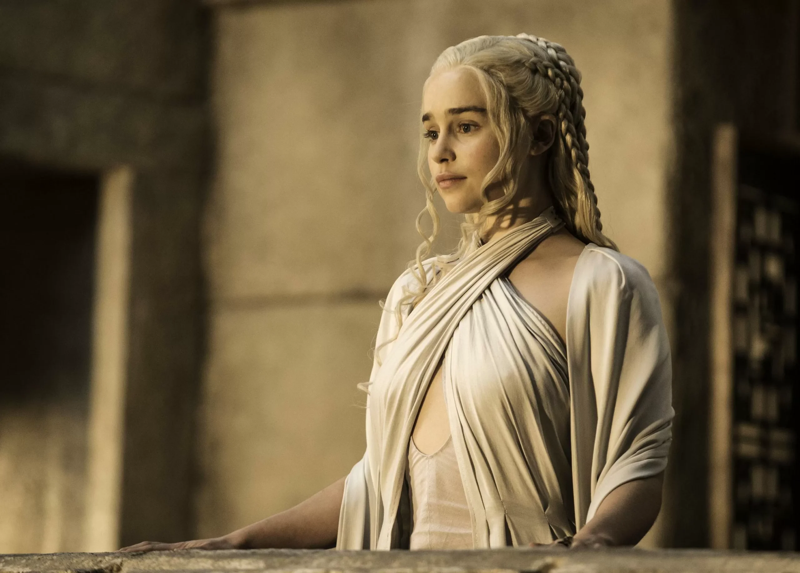 Emilia Clarke in una scena di Game of Thrones (fonte: HBO)